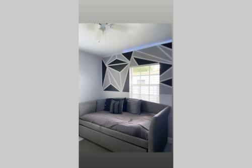 **modern Comfort Near Hard Rock Stadium In Miami**