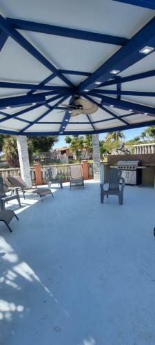 Luxurious House With Bautiful Pool Heater Incluid