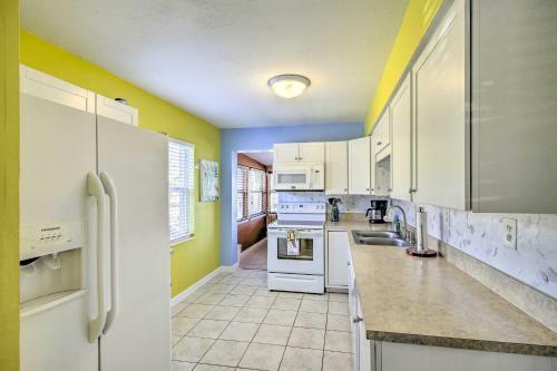 Tropical Matlacha Home With Dock And Canal Views!