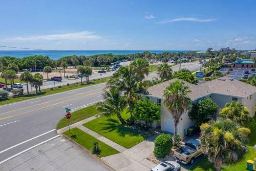 Steps From The Beach - Relaxing Townhome