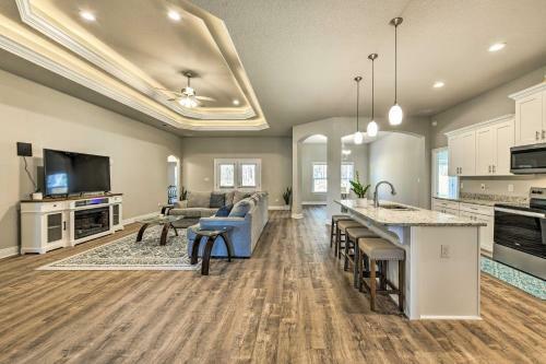 Upscale Navarre Retreat With Fully Fenced Yard!