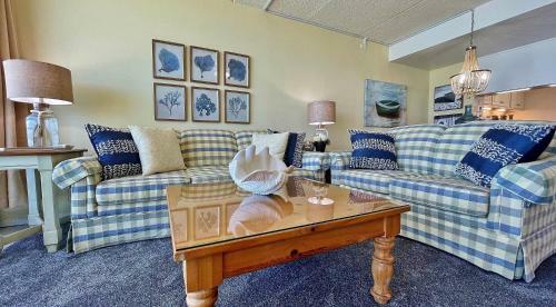 Pelican 303e By Teeming Vacation Rentals