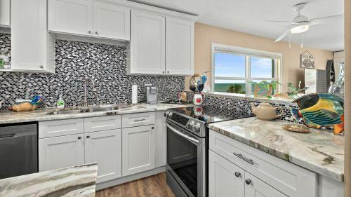 Sea Coast Gardens 401 By Teeming Vacation Rentals