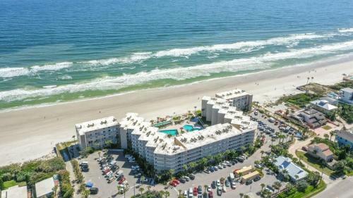 Pelican 304-d By Teeming Vacation Rentals