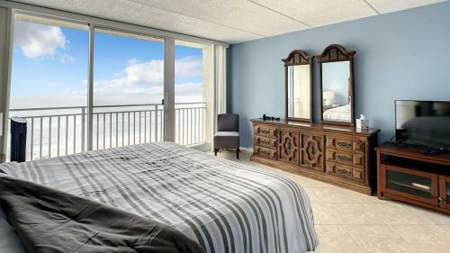Pelican 304-d By Teeming Vacation Rentals