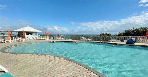 Coconut Palms Beach Resort 2-4512 By Teeming Vacation Rentals