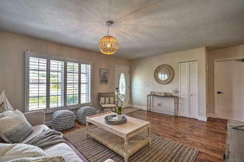 Naples Oasis With Screened Pool, Bike To Beach!