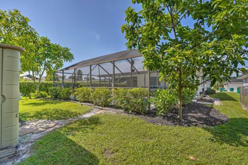 Naples Oasis With Screened Pool, Bike To Beach!