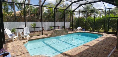 Perfect Naples - Saltwater Pool - 2 Master Br - 3 Br3ba