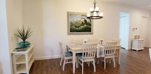 Perfect Naples - Saltwater Pool - 2 Master Br - 3 Br3ba