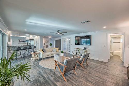 Upscale Getaway With Outdoor Oasis 4 Mi To Sand