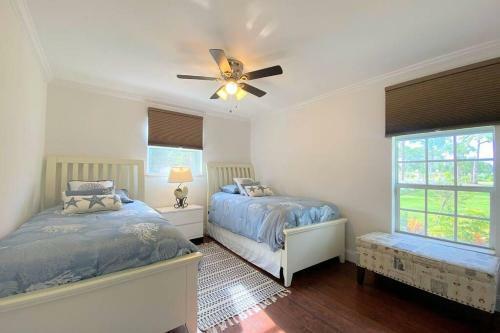 Villa Cheerfull 4/bed/ 3 Bath / Pool / Best Location