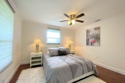 Villa Cheerfull 4/bed/ 3 Bath / Pool / Best Location