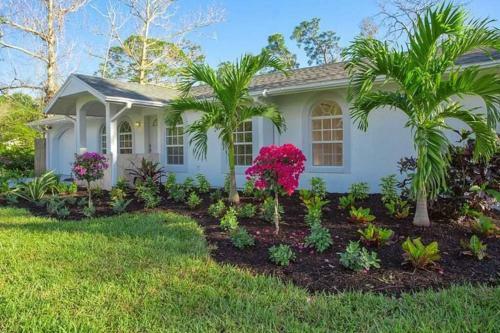 Villa Cheerfull 4/bed/ 3 Bath / Pool / Best Location