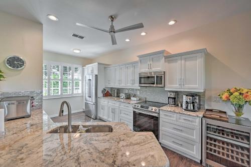 Modern Naples Home With Community Amenities!