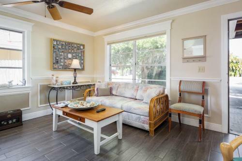 Home By Beach 6 - Beachwalk