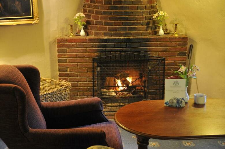 Deans Place Hotel