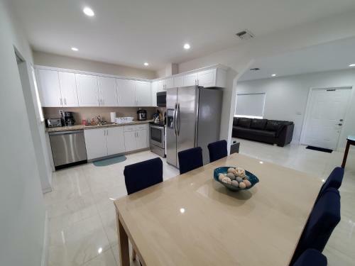 Miami-airport Oasis Vip House