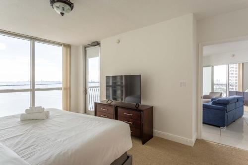 Apartamento Stylish Bayfront Condo Minutes From Beach