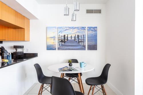 Apartamento Stylish Bayfront Condo Minutes From Beach