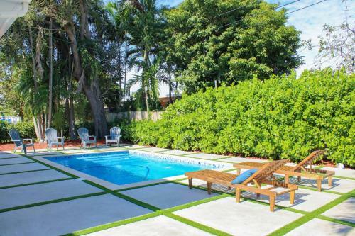 Coral Gables Home W/ Heated Salt Water Pool