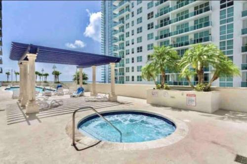 Apartamento Luxurious 1br High Risecondo Brickell.free Parking