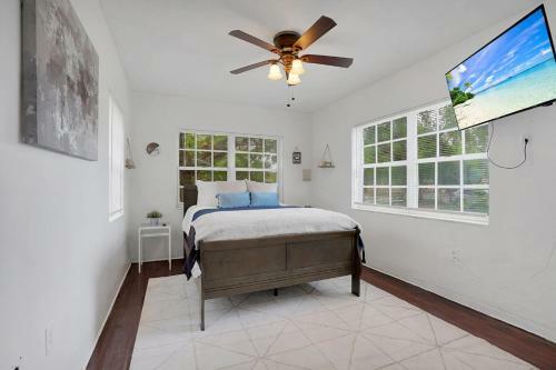 Modern Farmhouse In Coconut Grove