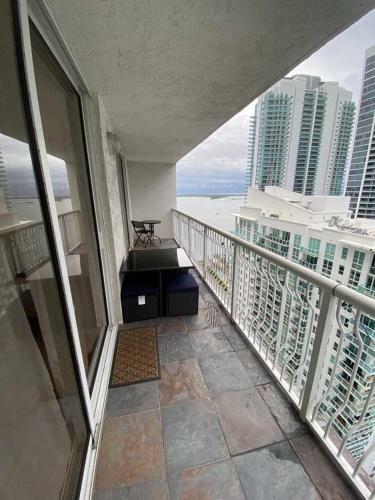 Two Bedroom Oceanview Apartment In Brickell