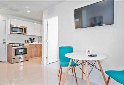 Lh Suites