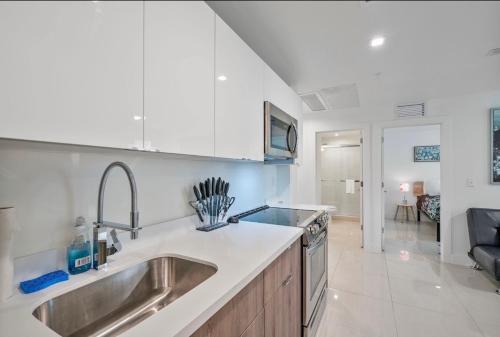 Lh Suites