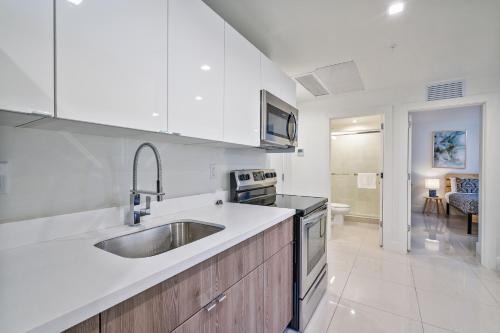 Lh Suites