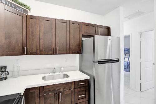Renzzi Wynwood Apartments