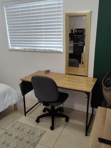 Hostal Private Suite W/ Full Backyard, Bbq, 5min From Mia