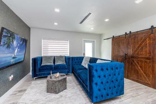 Villa **spacious/private 5br House Design District**