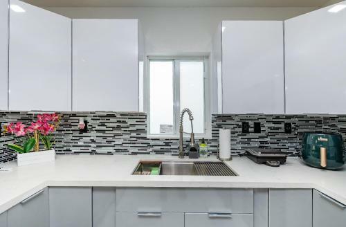 Villa **spacious/private 5br House Design District**