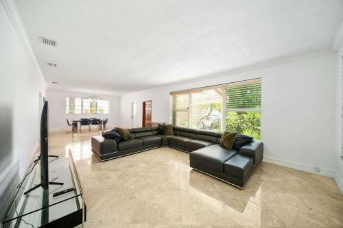 Miami Urus House