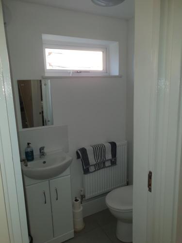 New-6 Berth-2wc-2 Bath-off-road Parking