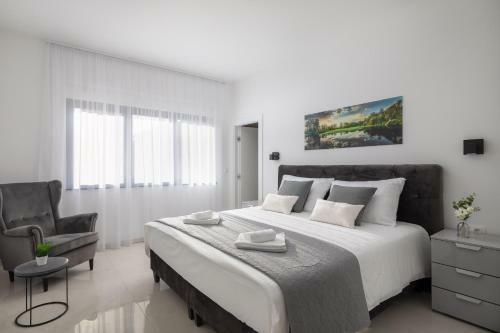 Luxury Villa Anchor