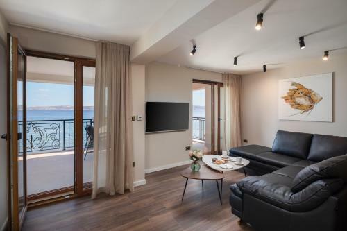 Beachfront Villa Armeria With Pool