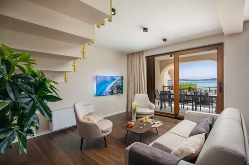 Beachfront Villa Anemona With Pool