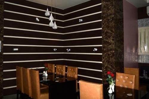 Hotel Holiday International