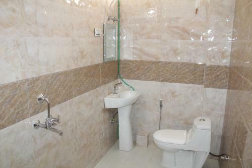 Hotel Bajaj Lake Palace