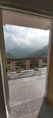Purander Ashram And Home Stay