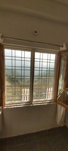 Purander Ashram And Home Stay