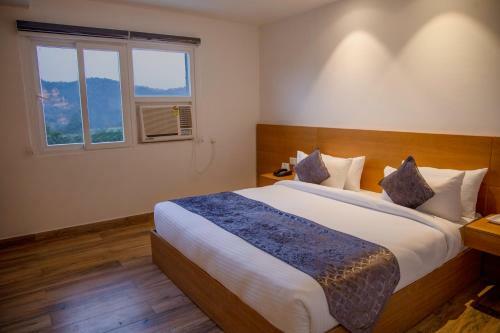 Hotel Iris Lite Corbett