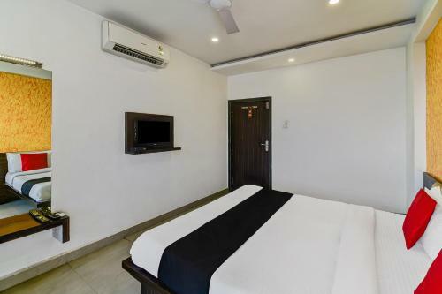 Capital O 5970 Hotel Balaji Central