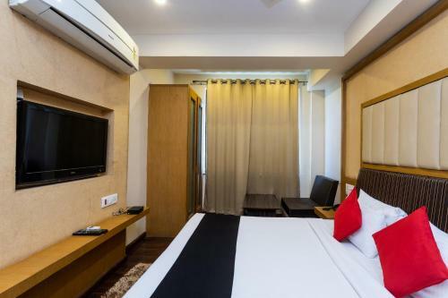 Capital O 5970 Hotel Balaji Central