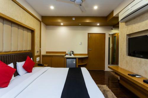 Capital O 5970 Hotel Balaji Central