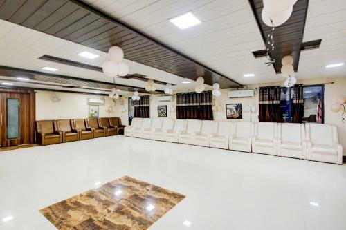 Townhouse 722 Hotel Pal Residency