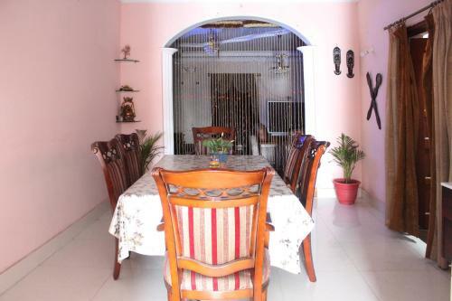Hostal The Candy Suites